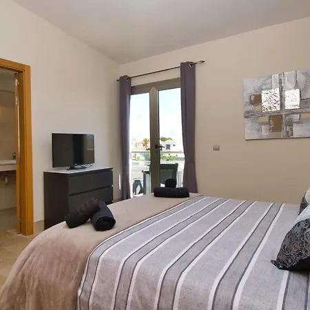 Sun Bay Villas, Lovely 3 Bed With Private Pool & Sea Views 别墅
