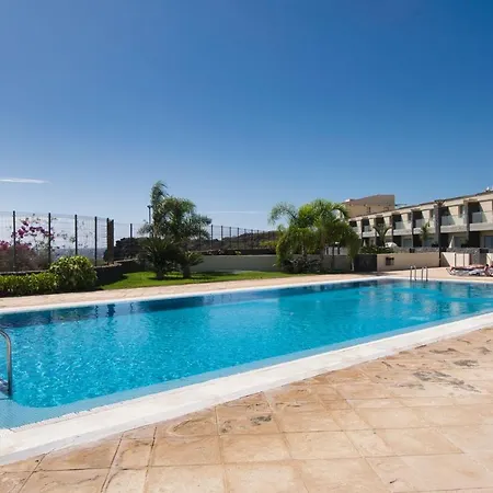 Sun Bay Villas, Lovely 3 Bed With Private Pool & Sea Views 别墅